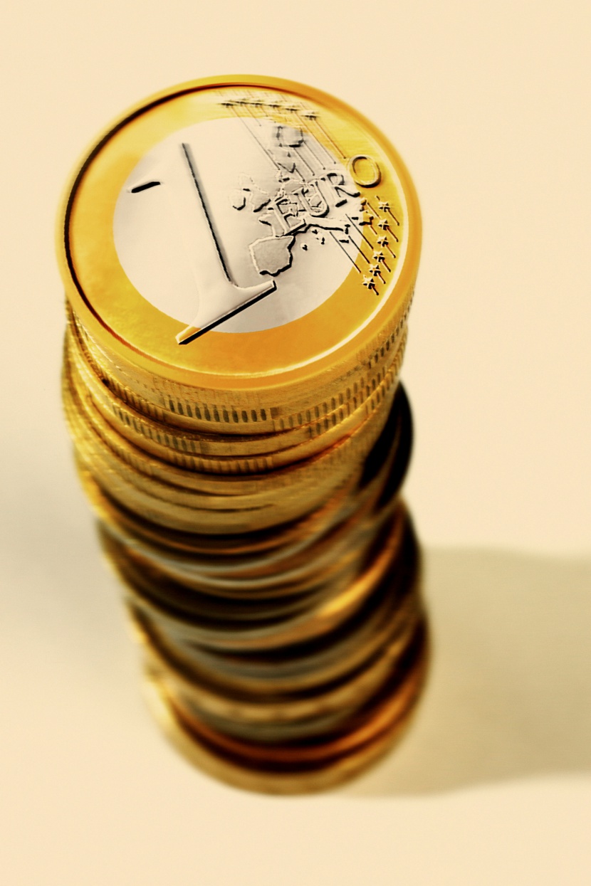 一堆欧元硬币