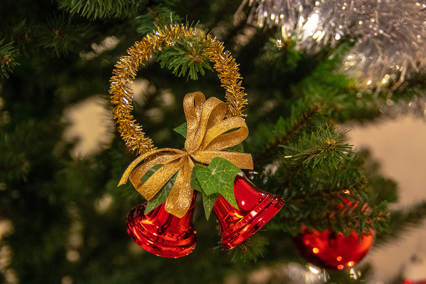 装饰美丽圣诞树图片