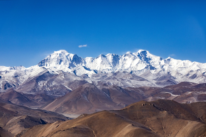 西藏山峰山峦景观