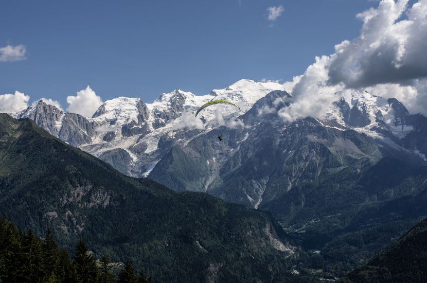 阿尔卑斯高地雪山图片