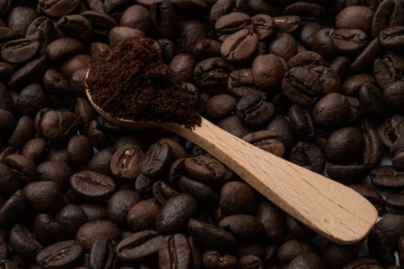 咖啡豆现磨图片